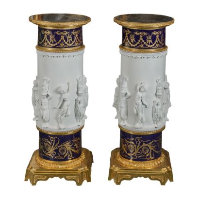 Pareja de peanas, estilo Sèvres, S. XX.
