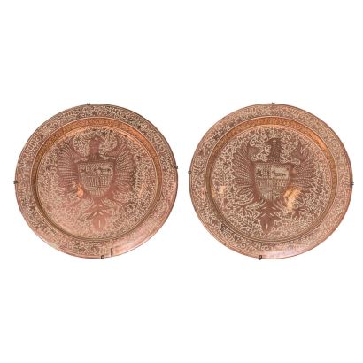 Pareja de platos de reflejo metálico, Manises, ppios. S. XX.