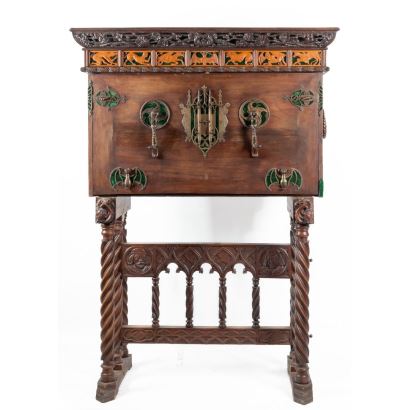 Bargueño catalán neogótico, c. 1900.