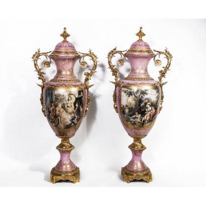 Pareja de jarrones,  S. XX.