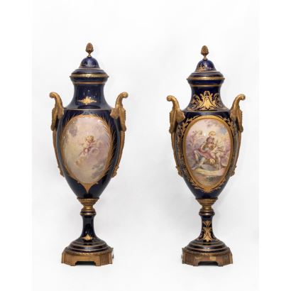Pareja de jarrones, Sèvres, Francia, S. XIX.