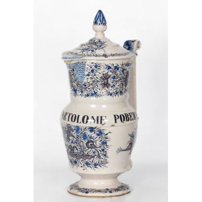 Jarro de pico en cerámica, Manises, S. XIX.