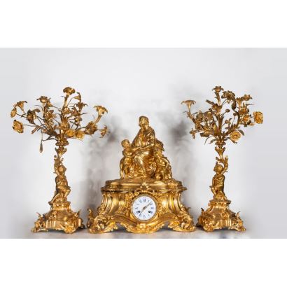 Reloj de sobremesa con guarnición, Francia, S. XIX.