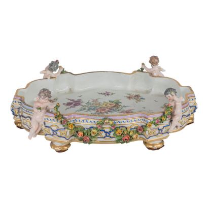 Centro en porcelana alemana, S. XIX.