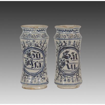 Pareja de albarelos, S. XVIII