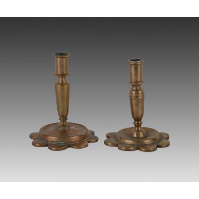 Pareja de candeleros, S. XVII.
