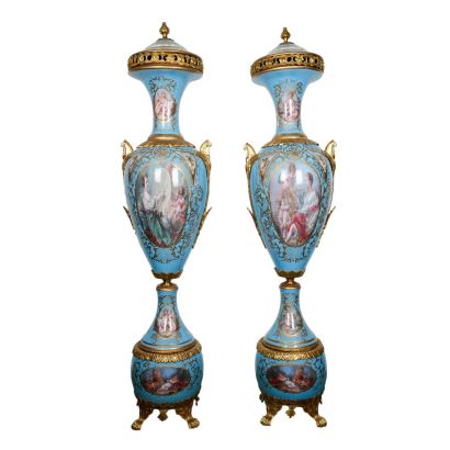 Monumental pareja de jarrones estilo Sevrés