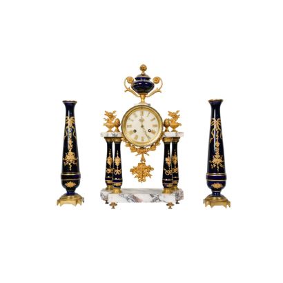 Reloj de sobremesa con guarnición, estilo Luis XVI, S. XIX