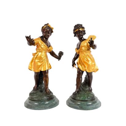 Pareja de figuras de bronce, S. XX.