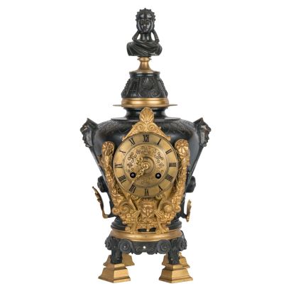 Reloj de sobremesa, estilo Napoleón III, S. XIX.