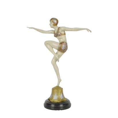 Según modelo de Ferdinand Preiss