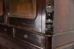Escritorio de tambor con vitrina isabelino, S. XIX.. Muebles.