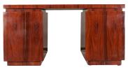Mesa de despacho de diseño, S. XX. Muebles.