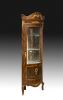 Vitrina esquinera estilo francés, siglo XX. . Muebles.