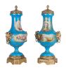 Pareja de jarrones en porcelana Sèvres, S. XIX.. Porcelana.