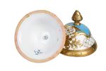 Conjunto en porcelana estilo Sévres, S. XX.. Porcelana.