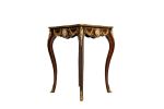 Mesita estilo Luis XV, S. XX.. Muebles.