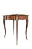 Mesa auxiliar, estilo Luis XV, S. XX. Muebles.