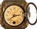Reloj de sobremesa con motivos orientales, S. XIX.. Relojes.